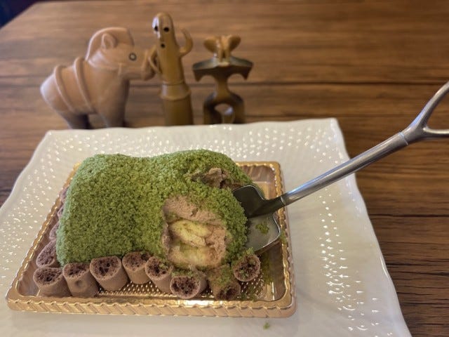 発掘しながら食べる!?