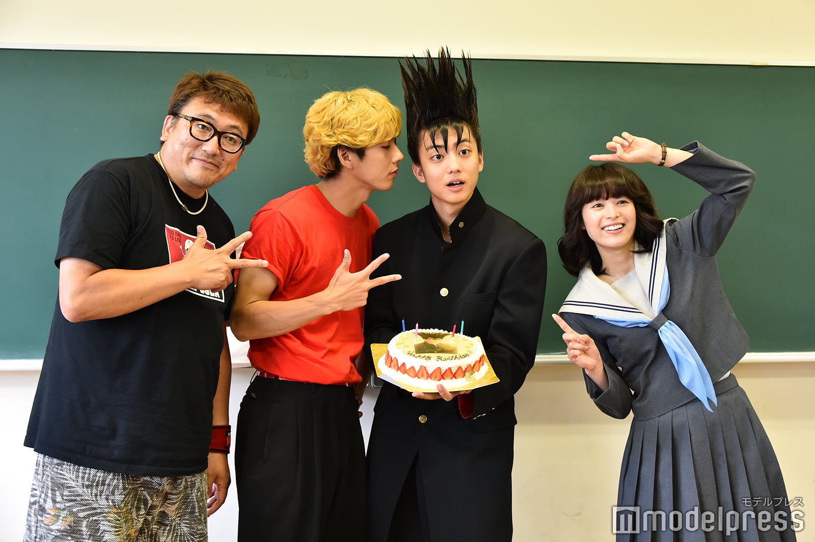 福田雄一監督、賀来賢人、伊藤健太郎、清野菜名（C）モデルプレス