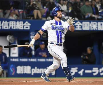 幻の来日1号にDeNA・ヒュンメルが激怒 ホームラン判定→審判協議で「ファウル」に覆る→相川監督リクエストも変わらず ハマスタ騒然