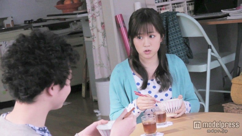 しっかり者の姉を演じる前田敦子（右）と森永悠希