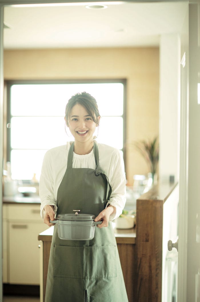 佐々木希(画像提供:講談社)