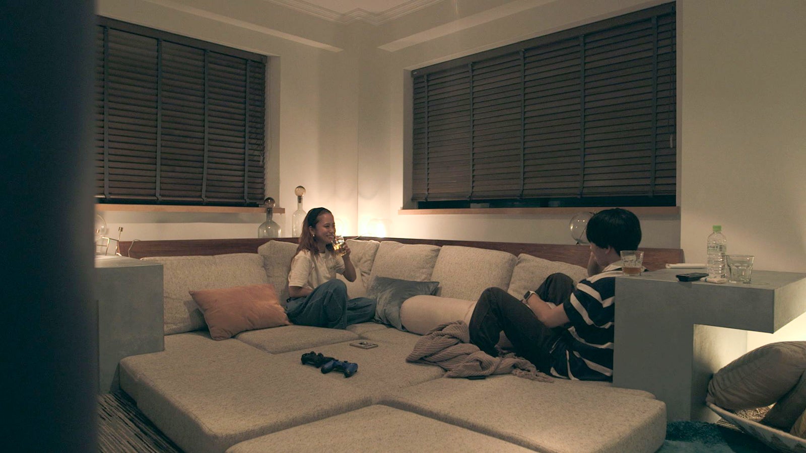 莉咲子、流佳「TERRACE HOUSE TOKYO 2019-2020」14th WEEK（C）フジテレビ／イースト・エンタテインメント