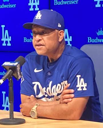 ロバーツ監督 大谷の不調認め「打たせない日つくる」と今後のプラン 「振ってスランプを抜け出そうとしている。調子を落としたときにやりがち」と指摘 「焦りが出ている兆候」とも