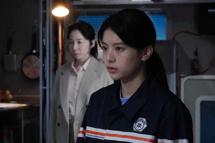 出口夏希「ブルーモーメント」第7話より(C)フジテレビ