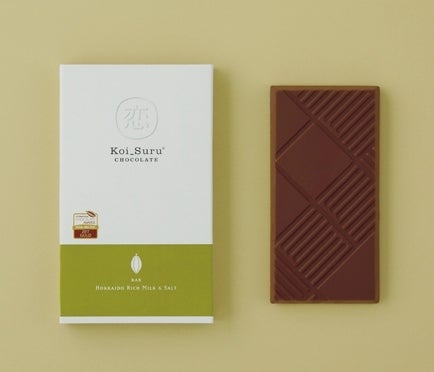 北海道贅沢ミルクチョコレートと塩／画像提供：石屋製菓