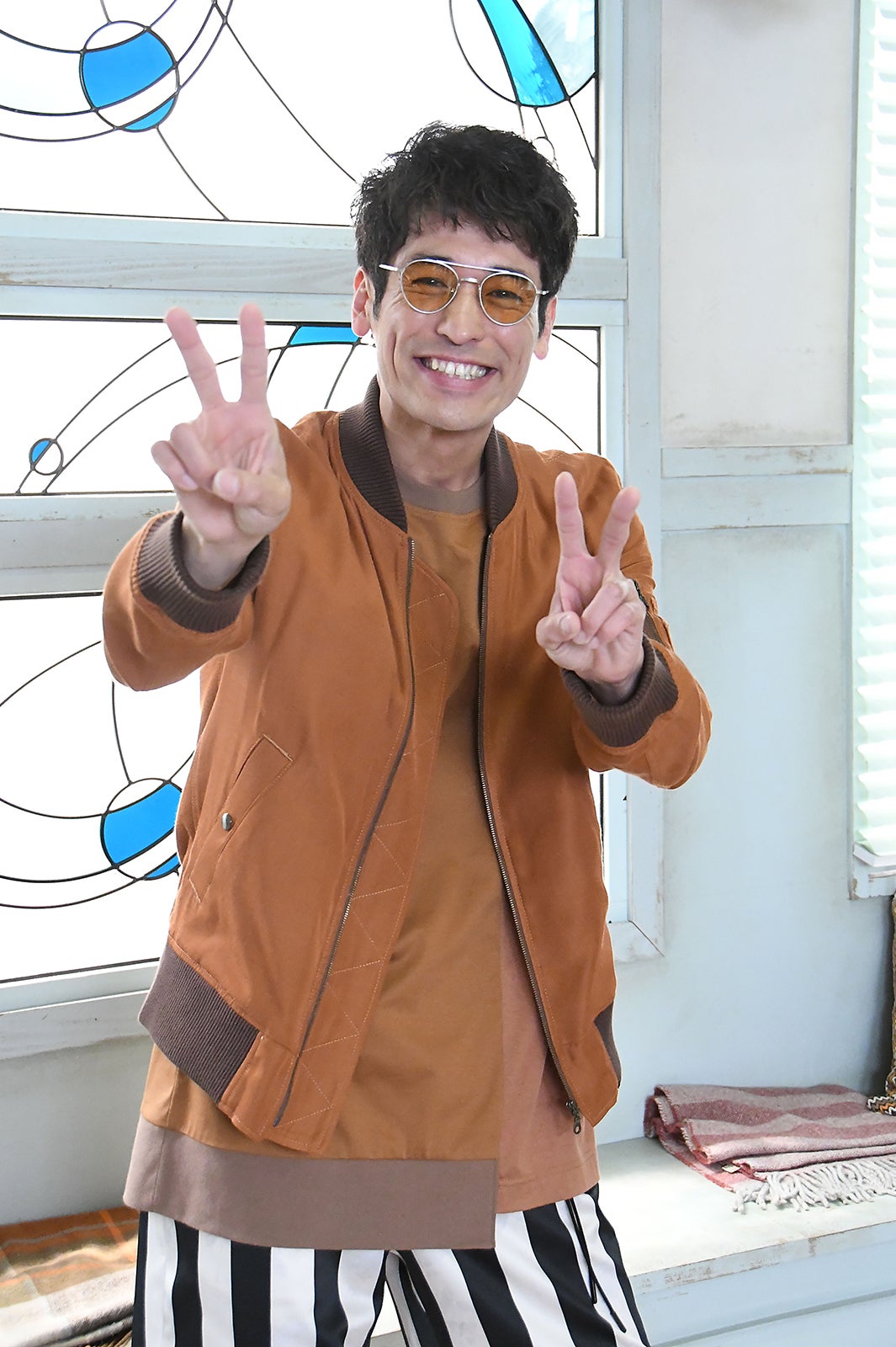 “崖っぷちの張本人”佐藤隆太「アクセル全開で突っ走る」 戸田恵梨香と兄妹役＜崖っぷちホテル！＞