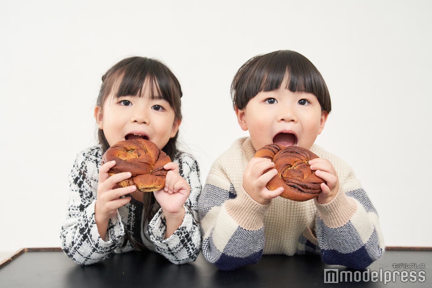 (C)モデルプレス