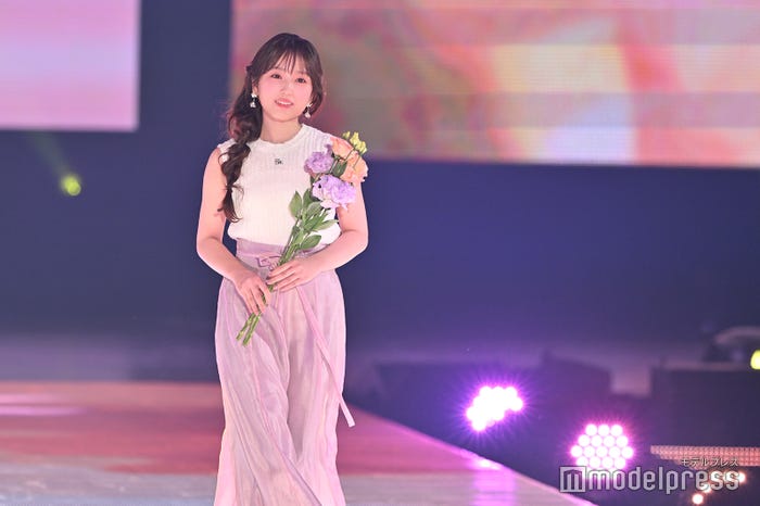 矢吹奈子(C)モデルプレス