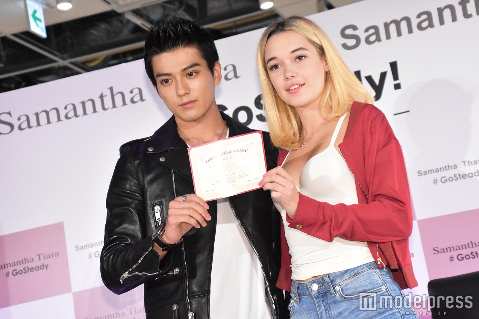 新田真剣佑、サラ・シュナイダー （C）モデルプレス