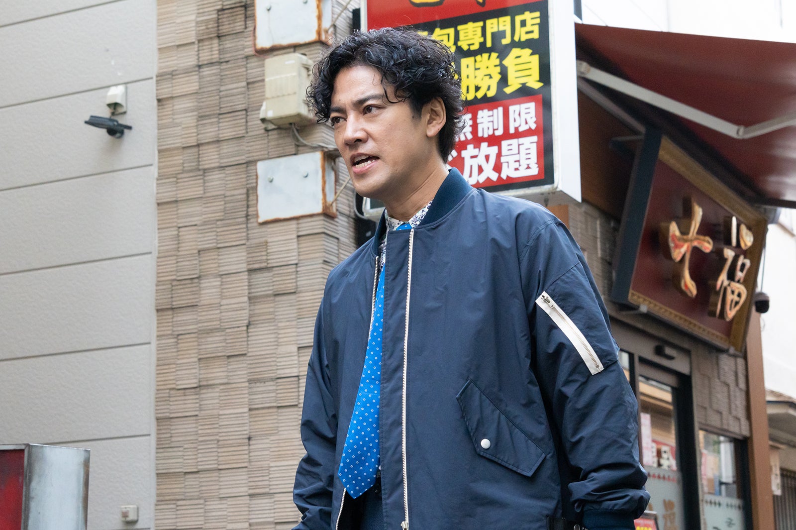 桐谷健太「ケイジとケンジ、時々ハンジ。」第1話より（C）テレビ朝日