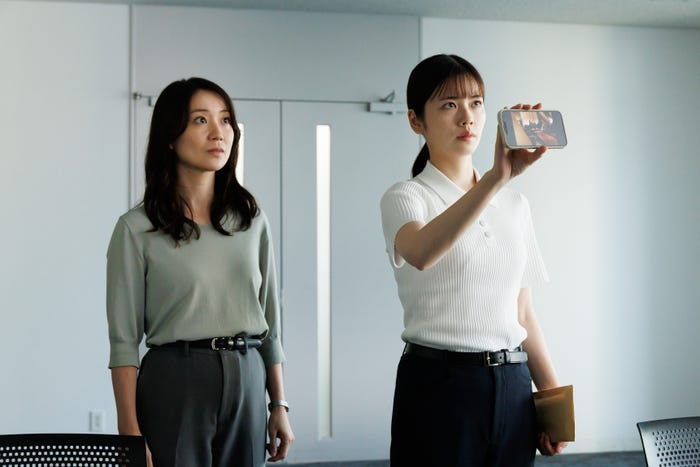 大島優子、小芝風花「GO HOME~警視庁身元不明人相談室~」最終話(C)日本テレビ