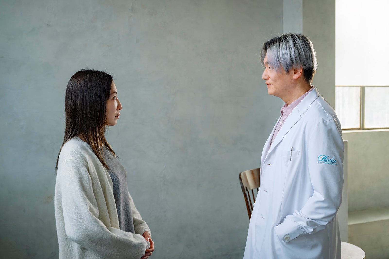 真飛聖、井浦新「DOPE 麻薬取締部特捜課」第3話（C）TBS