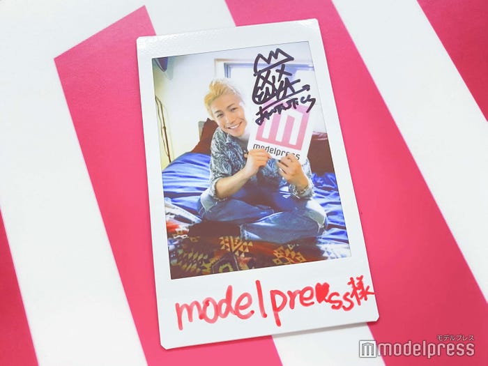 瀬口黎弥の直筆サイン入りチェキ(C)モデルプレス