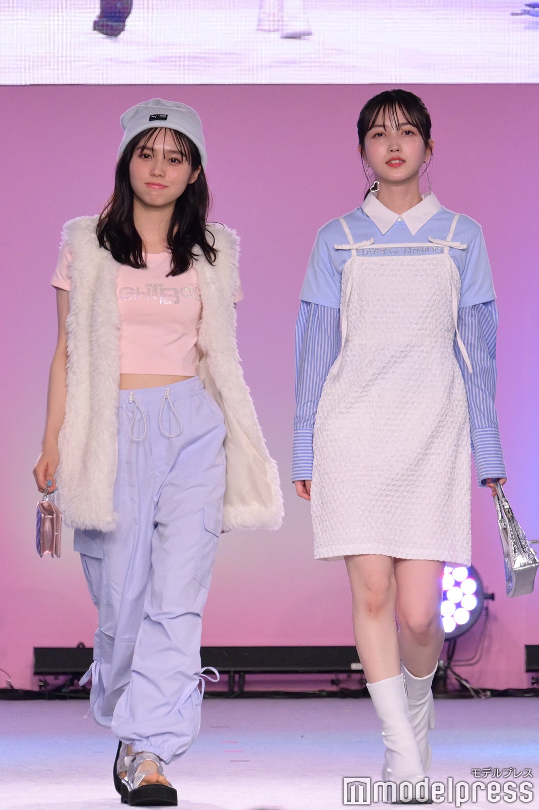 秋田汐梨、久保史緒里（C）モデルプレス