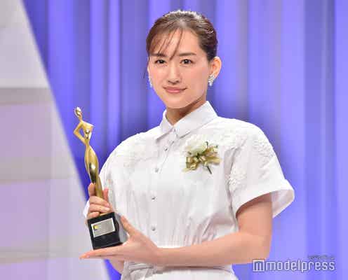 綾瀬はるか「天国と地獄」“入れ替わり相手”高橋一生との話し合い回顧 難役演じ切り主演女優賞<東京ドラマアウォード2021>