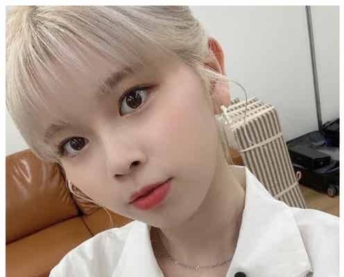 NiziUリク、小顔際立つポニーテール姿が可愛い 新ヘアにも注目集まる