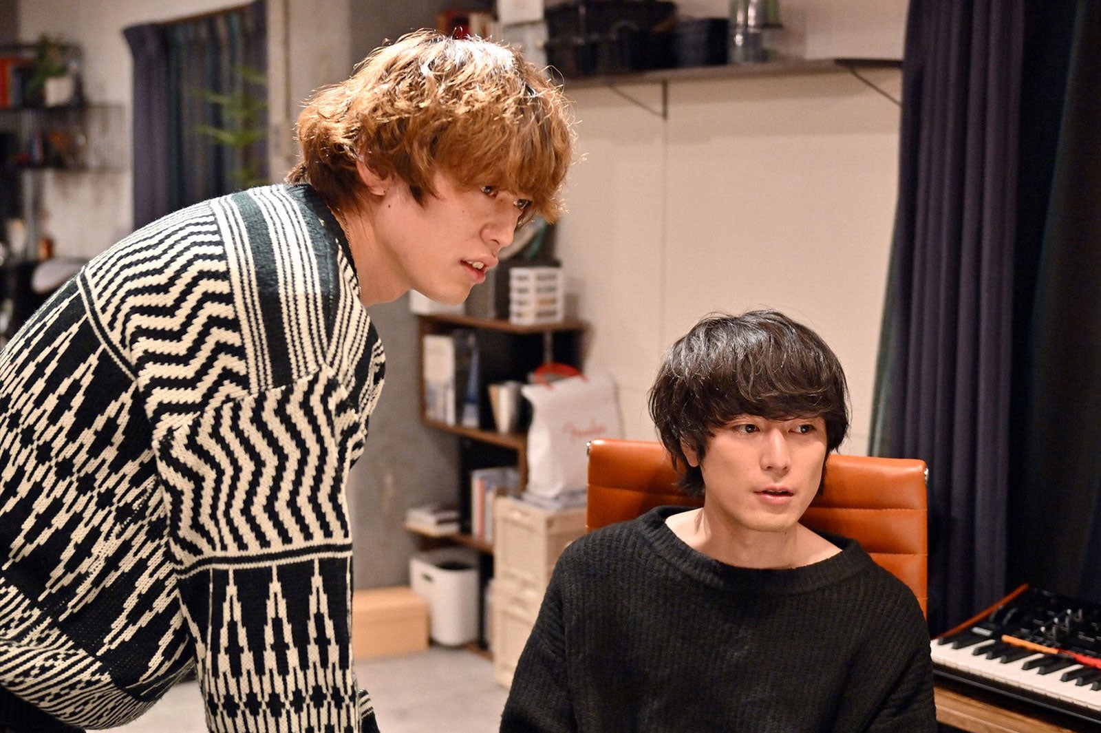 東啓介、間宮祥太朗／「ファイトソング」第5話より（C）TBS