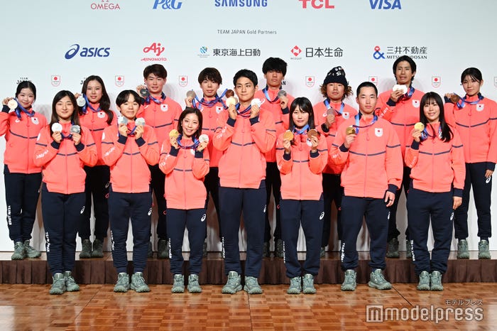 「第25回オリンピック冬季競技大会 TEAM JAPAN 帰国時記者会見」に出席した選手たち(C)モデルプレス