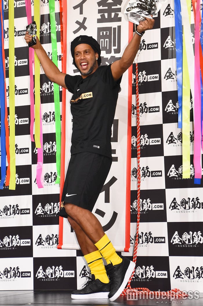 ロナウジーニョ 引退の理由を明かす 今後 政界進出に言及 引退表明後初来日 モデルプレス ロナウジーニョ 引退の理由を明かす 今後 政界進出に言及 引退表明後初来日 モデルプレス