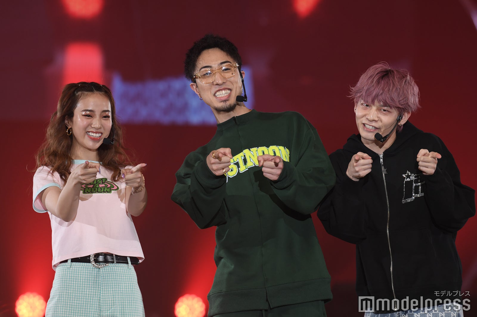 YouTuberジュキヤ、有観客イベント初出演で中町兄妹とはしゃぐ「下町上町中町です」ポーズも披露＜札幌コレクション 2022 S／S＞