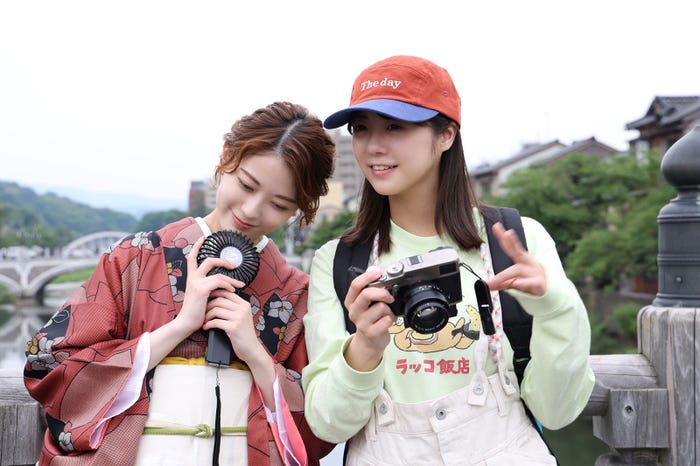 岩本蓮加、冨里奈央「ふたりエスケープ」第5話(C)田口囁一・一迅社/「ふたりエスケープ」製作委員会