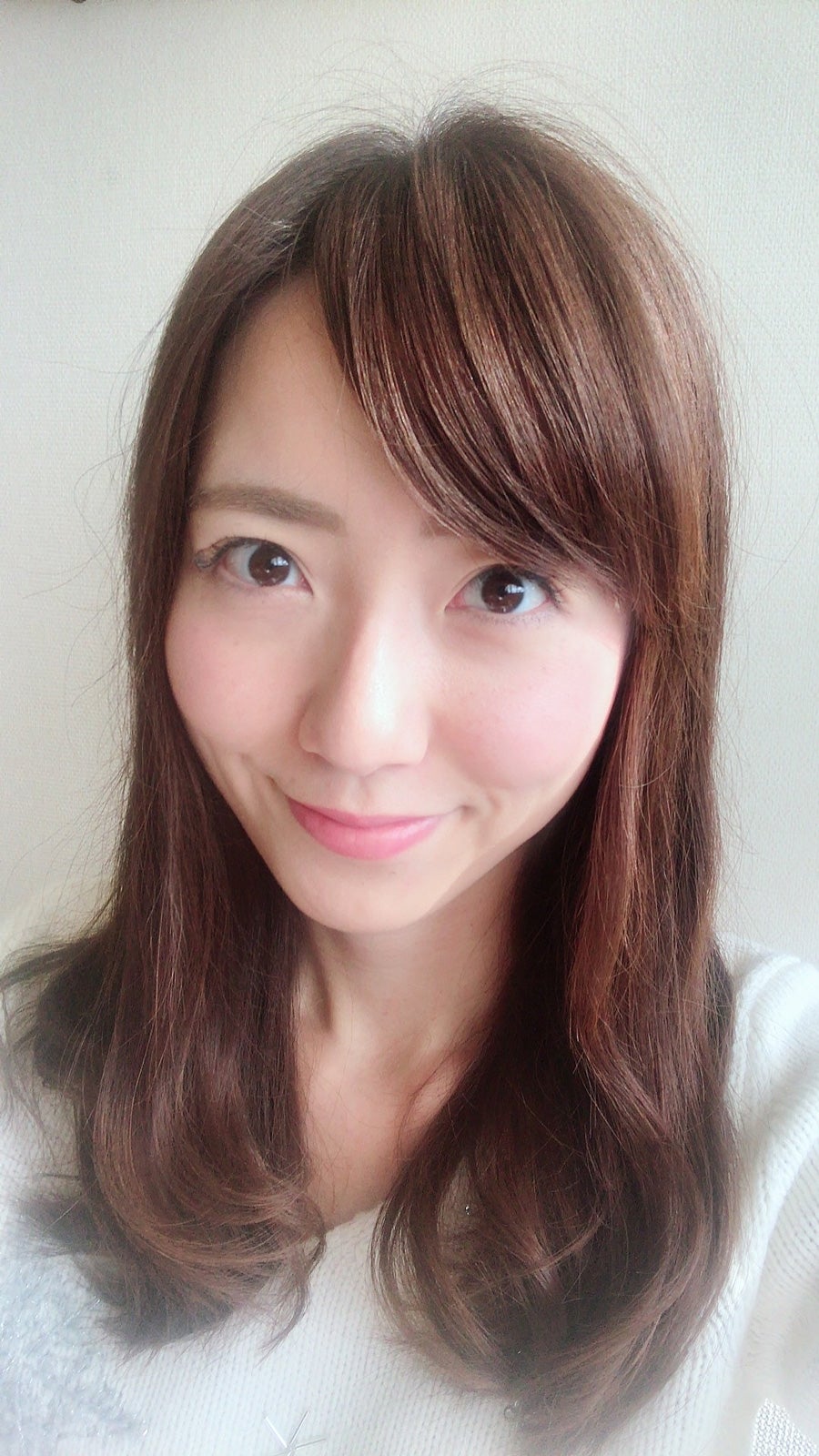 ナチュラルメイクです／内田嶺衣奈アナウンサー（提供写真）