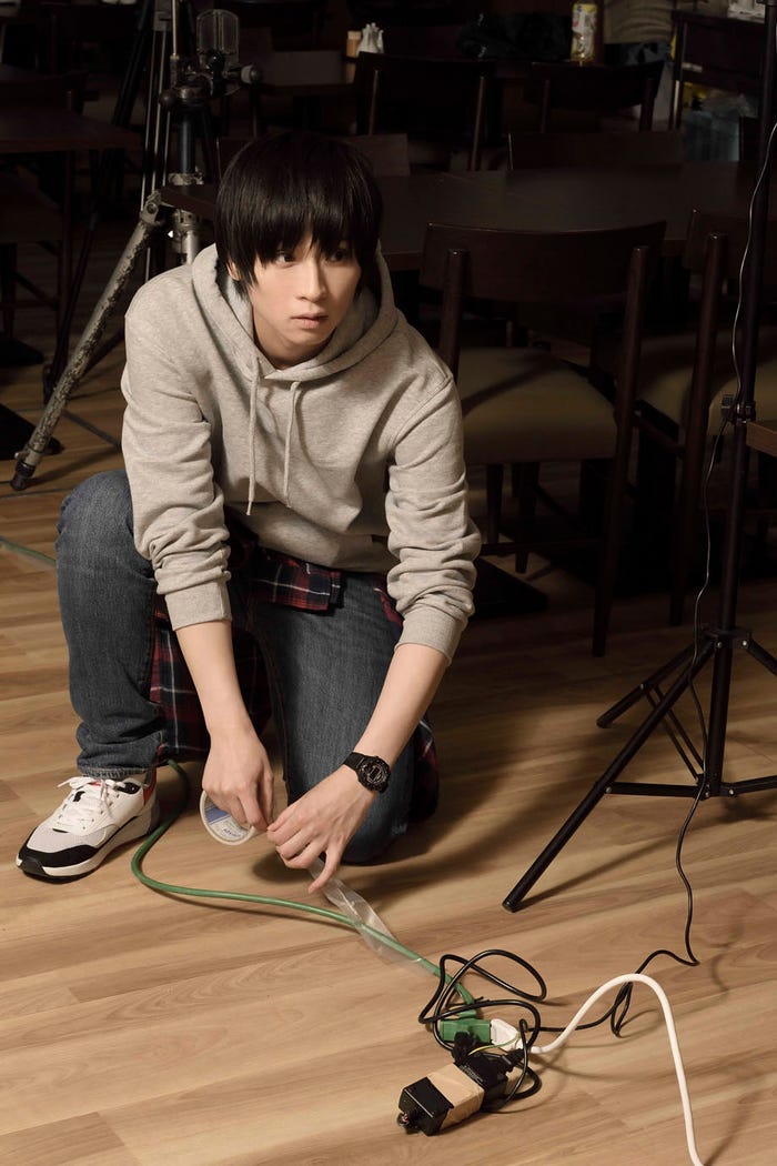 『荒牧慶彦写真集 「if…」』(講談社)より/テレビ局AD