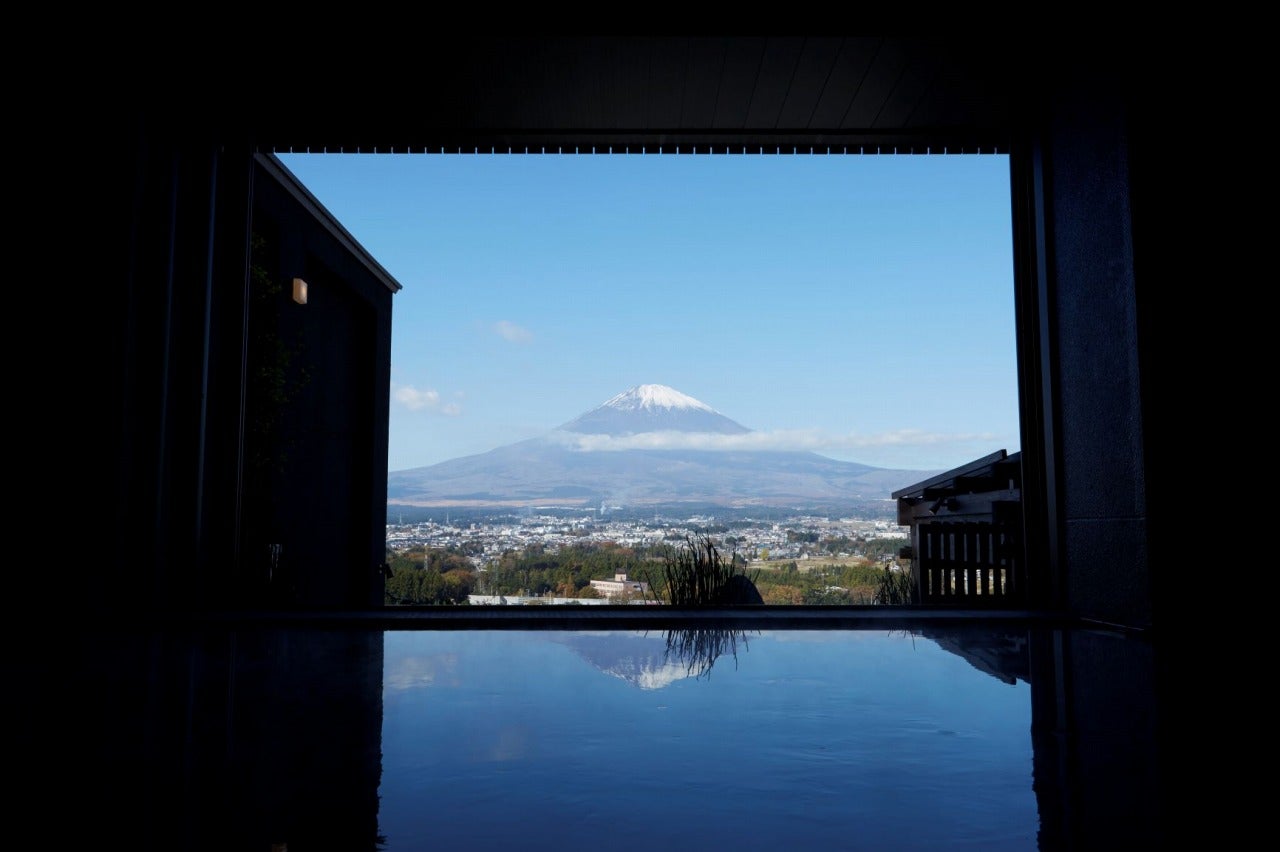 「大湯」から見た富士山／画像提供：小田急リゾーツ