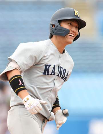 関大 4番・山本が確信ソロ ベンチ、応援席は大盛り上がり 前日にサヨナラ打でチームけん引
