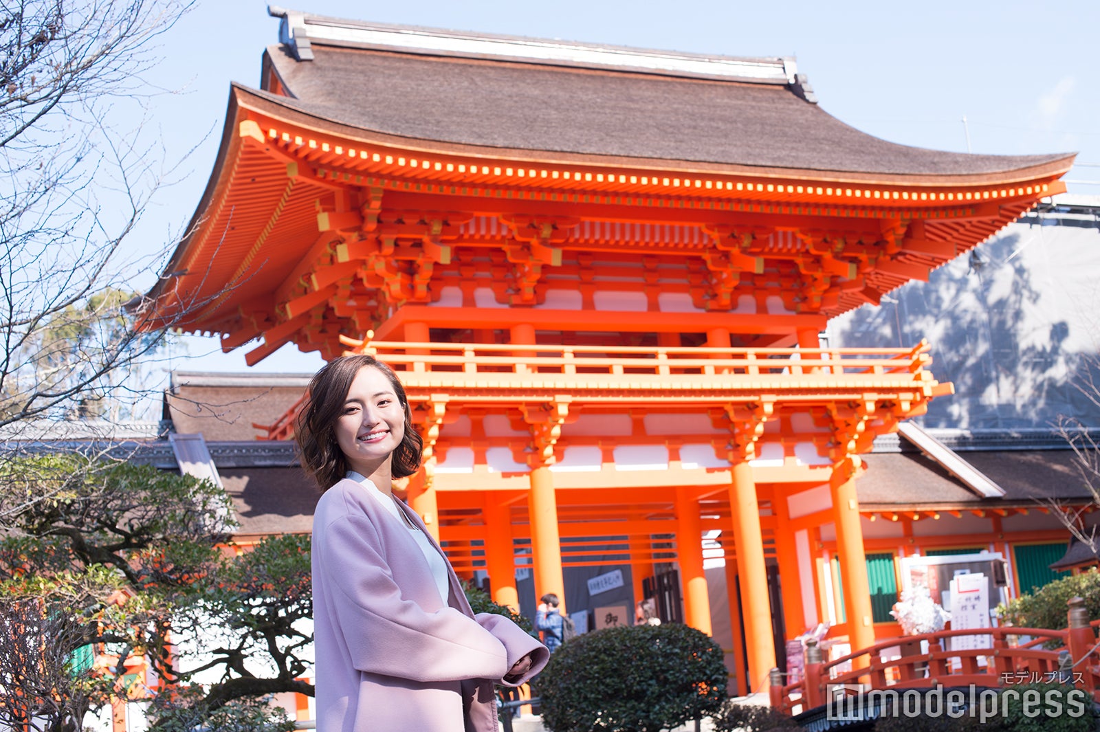 桜の時期には賀茂桜が楽しめる楼門は艶やかな存在感／山賀琴子（C）モデルプレス