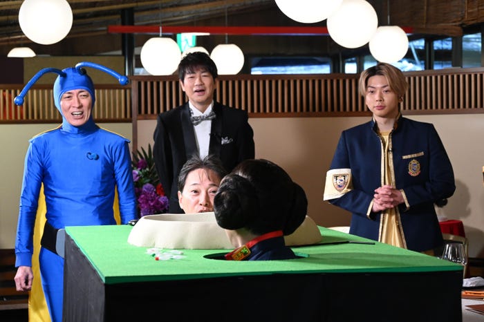 矢部浩之、羽鳥慎一アナ、中居正広、岡村隆史、増田貴久(C)日本テレビ