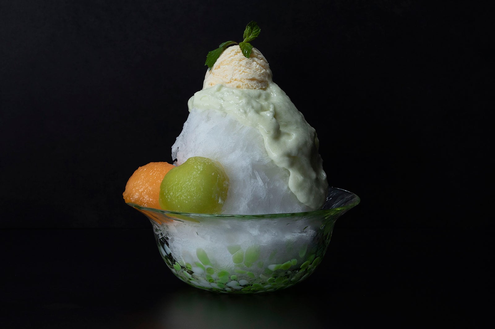 「果房 メロンとロマン」日本初メロン工房が神楽坂に、贅沢フルーツサンドや食べ比べも