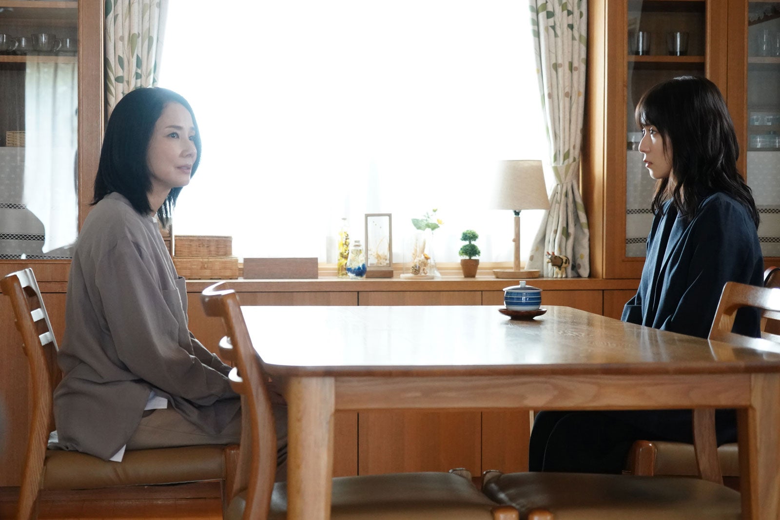 吉田羊、松岡茉優「最高の教師 1年後、私は生徒に■された」第8話より（C）日本テレビ