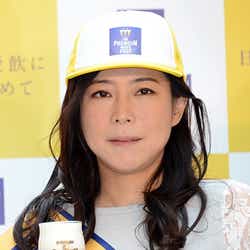 モデルプレス - 椿鬼奴、婚約指輪がキラリ グランジ佐藤との入籍時期にコメント