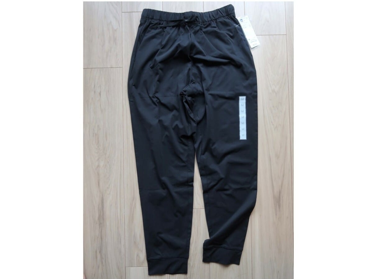 ジーユー　ドライストレッチジョガーパンツ　1990円（税込）※2023年7月6日時点