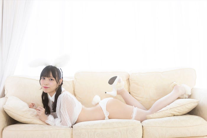 岩田陽菜/「STU48岩田陽菜1st写真集 選べないクレヨン」先行カット(C)KADOKAWA(C)STU PHOTO/TANAKA TOMOHISA