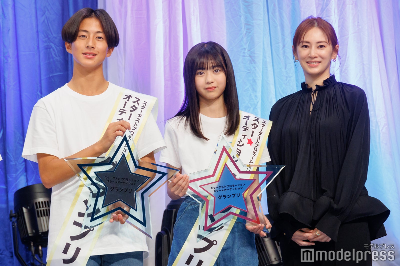 佐藤来未登さん、原田花埜さん、北川景子（C）モデルプレス