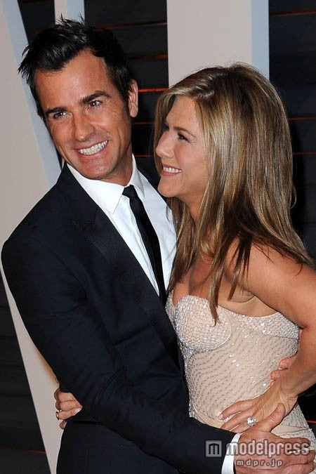 新婚のジェニファー・アニストン、ハネムーンへ