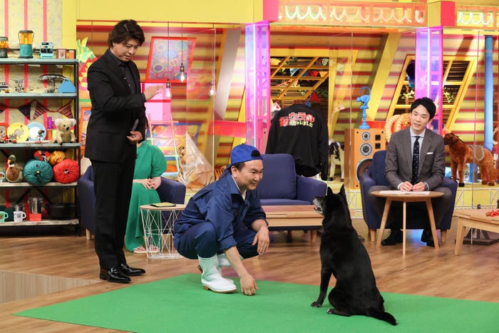 (左から)上川隆也、かまいたち(山内健司、濱家隆一)(C)テレビ朝日