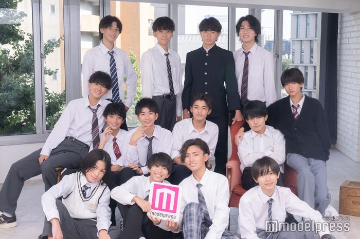 「男子中学生ミスターコン2023」ファイナリスト(上段左から)磯貝悠真さん、宗田悠良さん、内田金吾さん、野平凛音さん(中央左から)長谷川颯汰さん、竹内琉斗さん、鍋遥己さん、竹村壮生さん、豊嶋不動さん、岩瀬琥蒼さん(下段左から)舩越千彰さん、福上颯さん、関凰我さん、清野湊都さん(C)モデルプレス