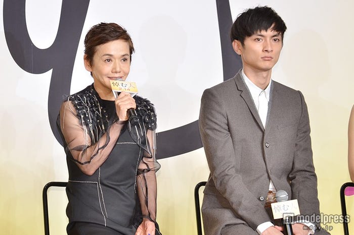 【左から】大竹しのぶ、高良健吾