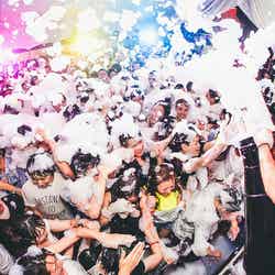 泡パ、2017年はGWから毎月開催 “泡開き”はイビサ島の大物DJも来日<日程発表>/画像提供:アフロ&コー