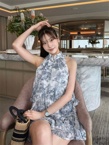 "令和の峰不二子"阿部なつき、二の腕スラリ上品私服コーデに絶賛「綺麗」「可愛い～」
