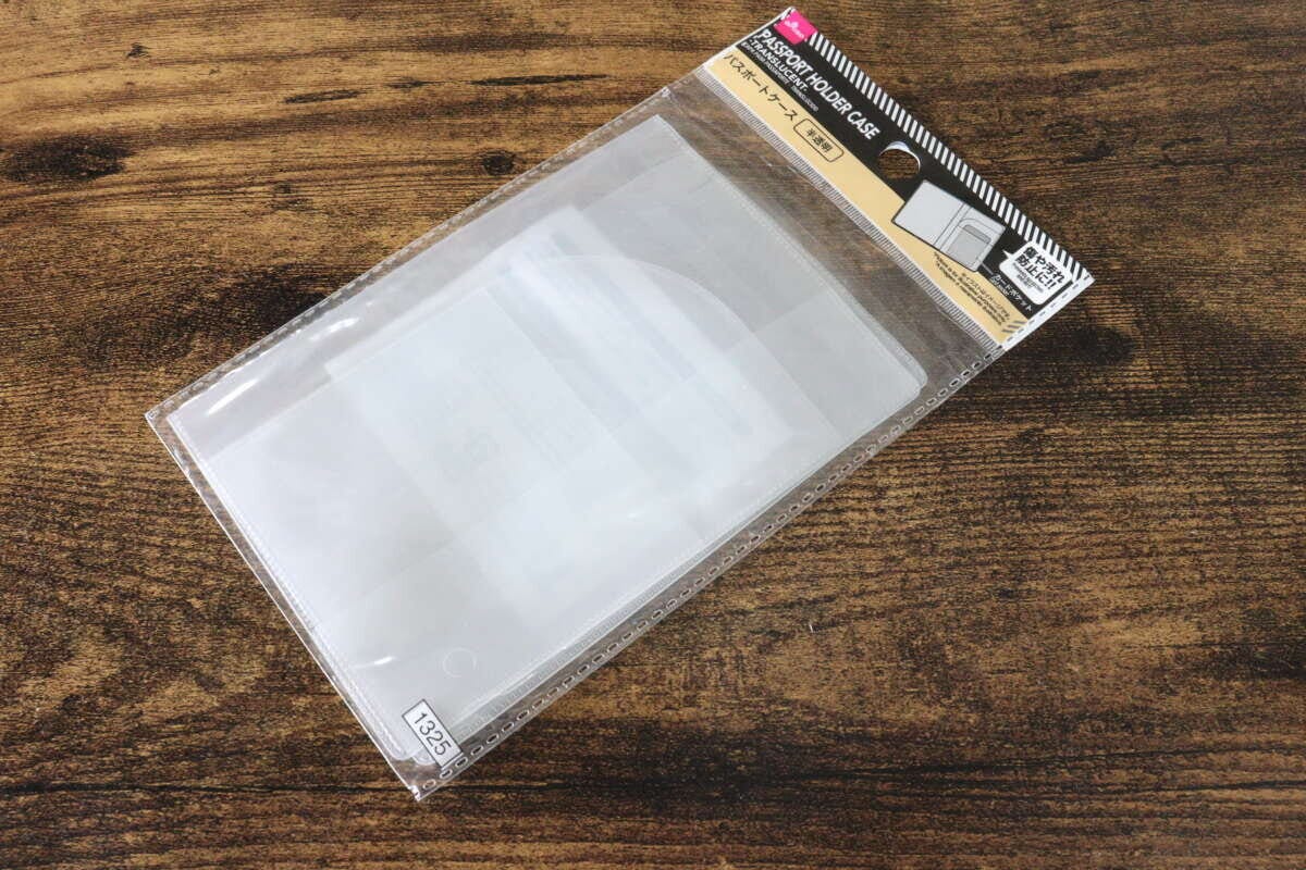 パスポートケース（半透明）　トラベルグッズ