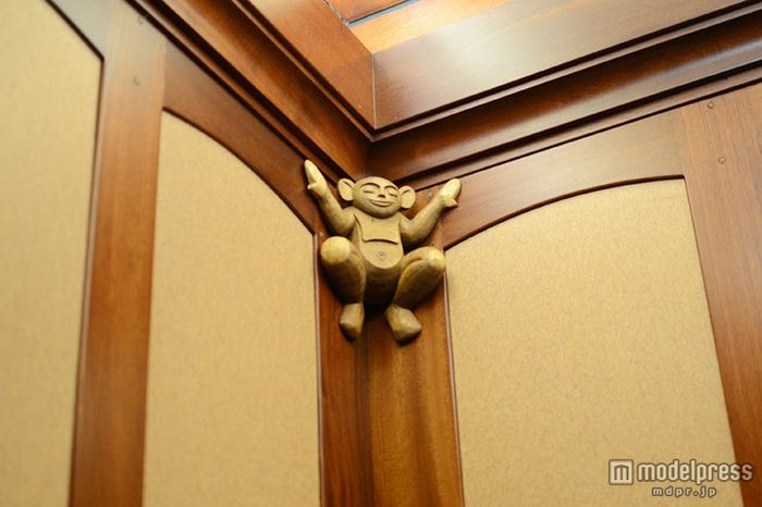 エレベーター内にもメネフネ