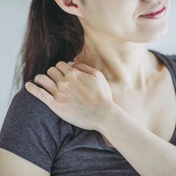 肩こり・首こりに!デスクに忍ばせたいマッサージグッズ3選