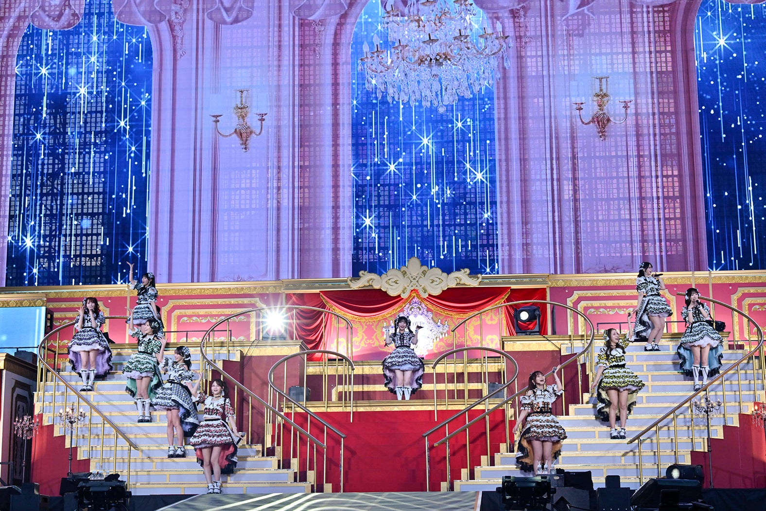 ＝LOVE（提供写真）