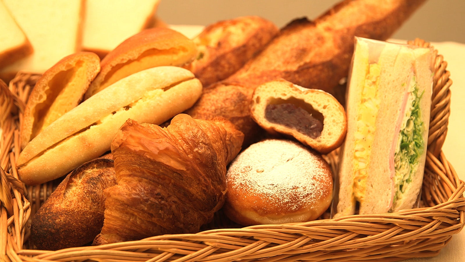 ニッタベーカリーのパン（写真提供：カンテレ）