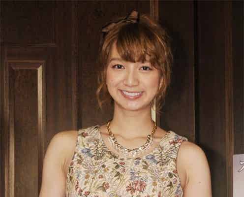 芹那、ミニスカで美脚披露「足は見せたかったですね」