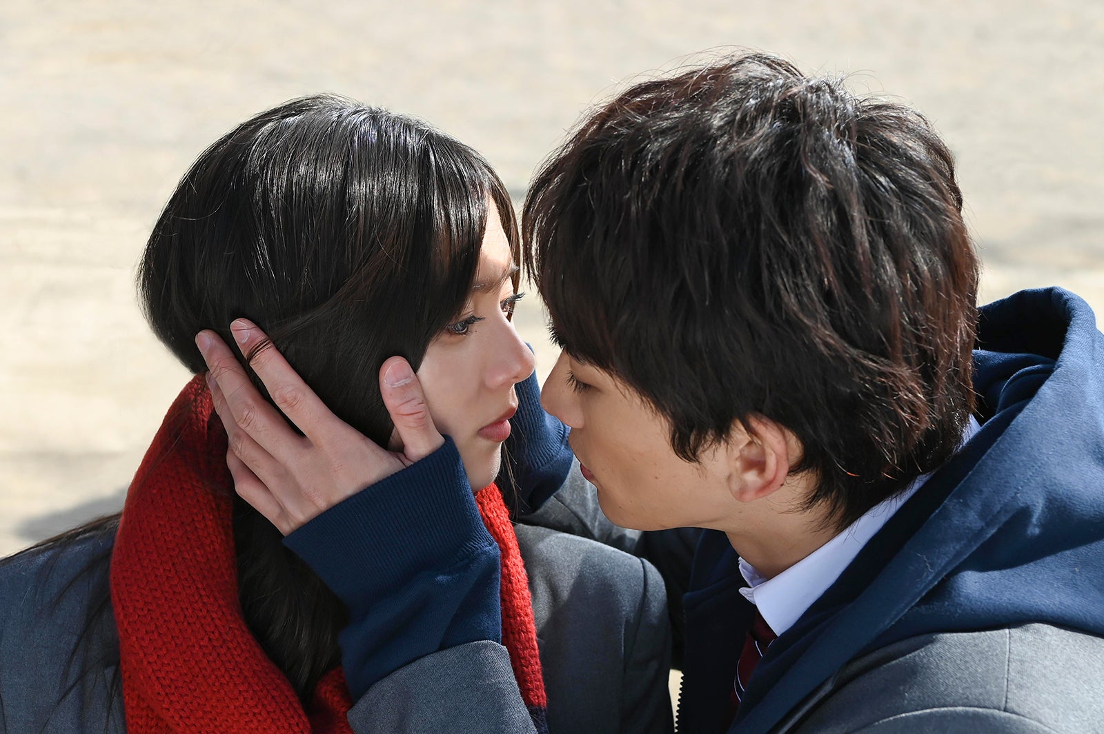 新川優愛、町田啓太（C）読売テレビ